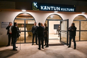 Stotine Trogirki i Trogirana na otvorenju Kantuna kulture uživalo u koncertu Natali Dizdar, predstavi i izložbi