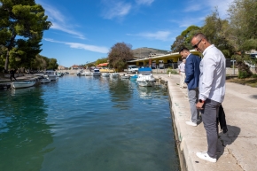 Započeli radovi na produžetku nove trogirske rive: uređuje se pojas od Lokvica do starog kamenog mosta